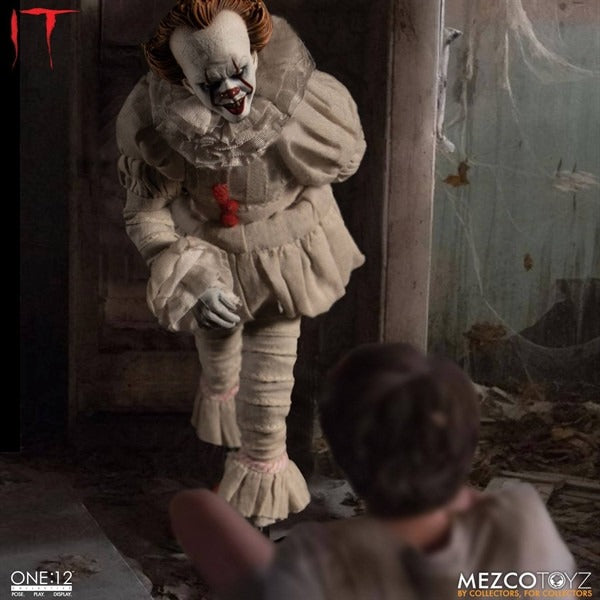  ES / IT - Stephen Kings Pennywise (2017) The One:12 Actionfigur von Mezco Toyz 10