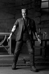 Universal Monsters Ultimate Frankenstein's Monster (Bride of Frankenstein / Black&amp;White ) Actionfigur von NECA 14