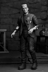 Universal Monsters Ultimate Frankenstein's Monster (Bride of Frankenstein / Black&amp;White ) Actionfigur von NECA 7