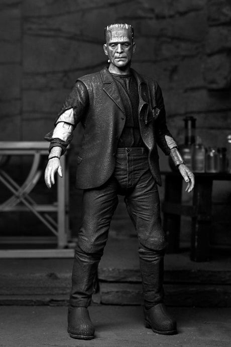 Universal Monsters Ultimate Frankenstein's Monster (Bride of Frankenstein / Black&amp;White ) Actionfigur von NECA 9