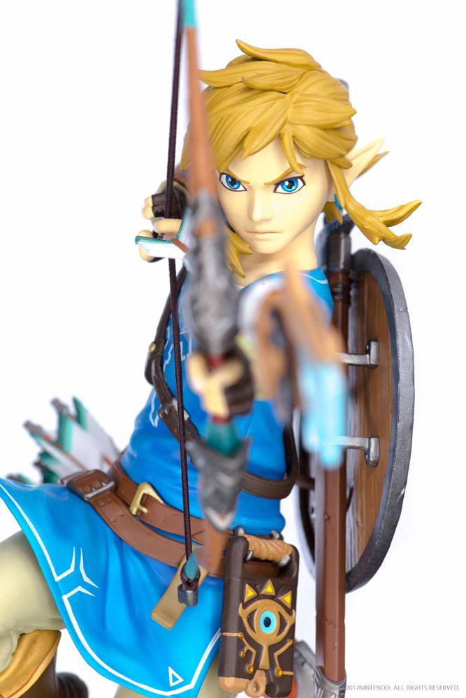 The Legend of Zelda Breath of the Wild PVC Statue Link 25 cm First 4 Figures