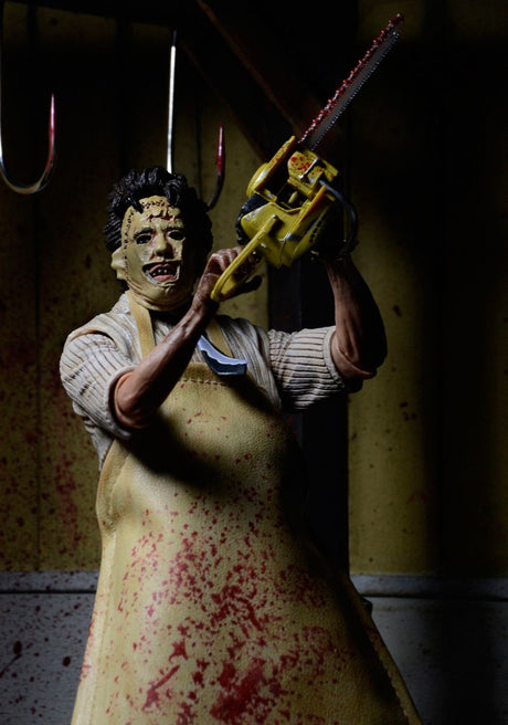 Ultimate Leatherface Actionfigur von NECA mit Kettensäge