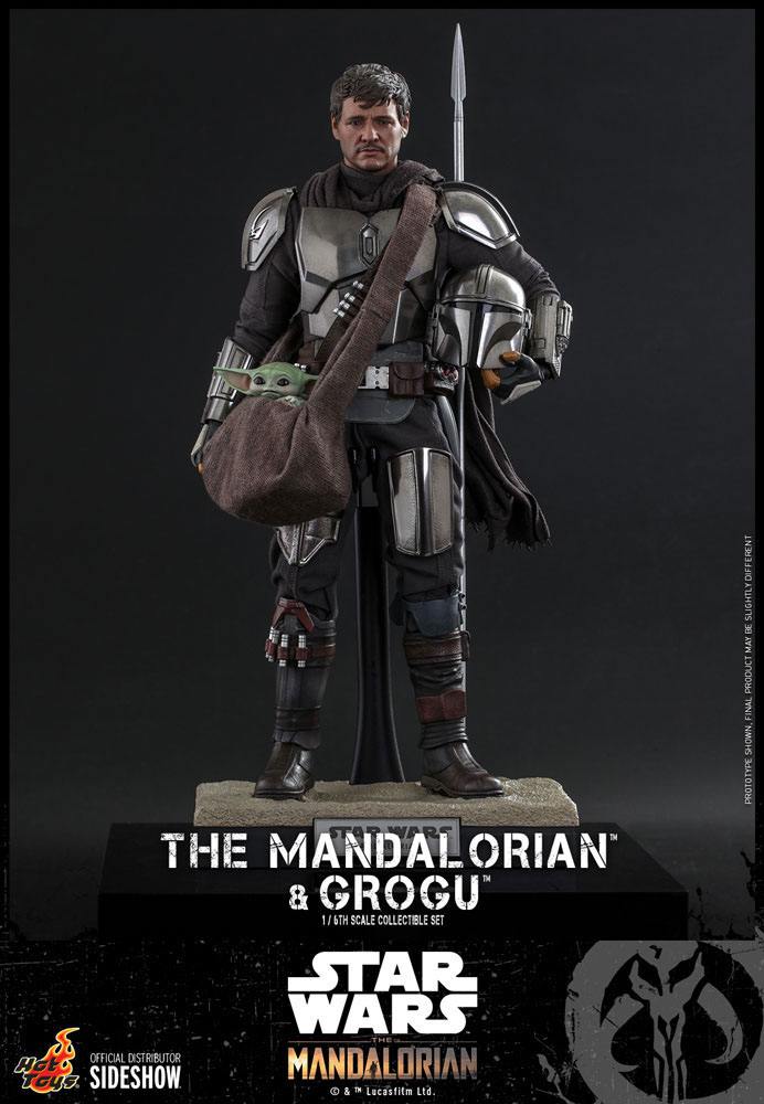 Mandalorianer mit Grogu in einer Umhängetasche. Detaillierte 30 cm Actionfigur von Hot Toys